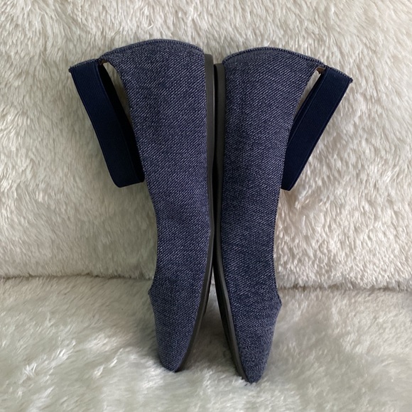 Aerosoles Women's Spearmint Ballet Flat denim with ankle elastic strap. Size 9.5 - Picture 3 of 8